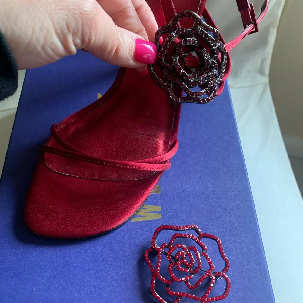 Stuart Weitzman “Ramblin Rose” heels in ruby red satin with matching brooch. - Picture 5 of 5